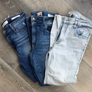 3 Pairs GUESS Women's Blue and Gray Skinny Jeans AO0372